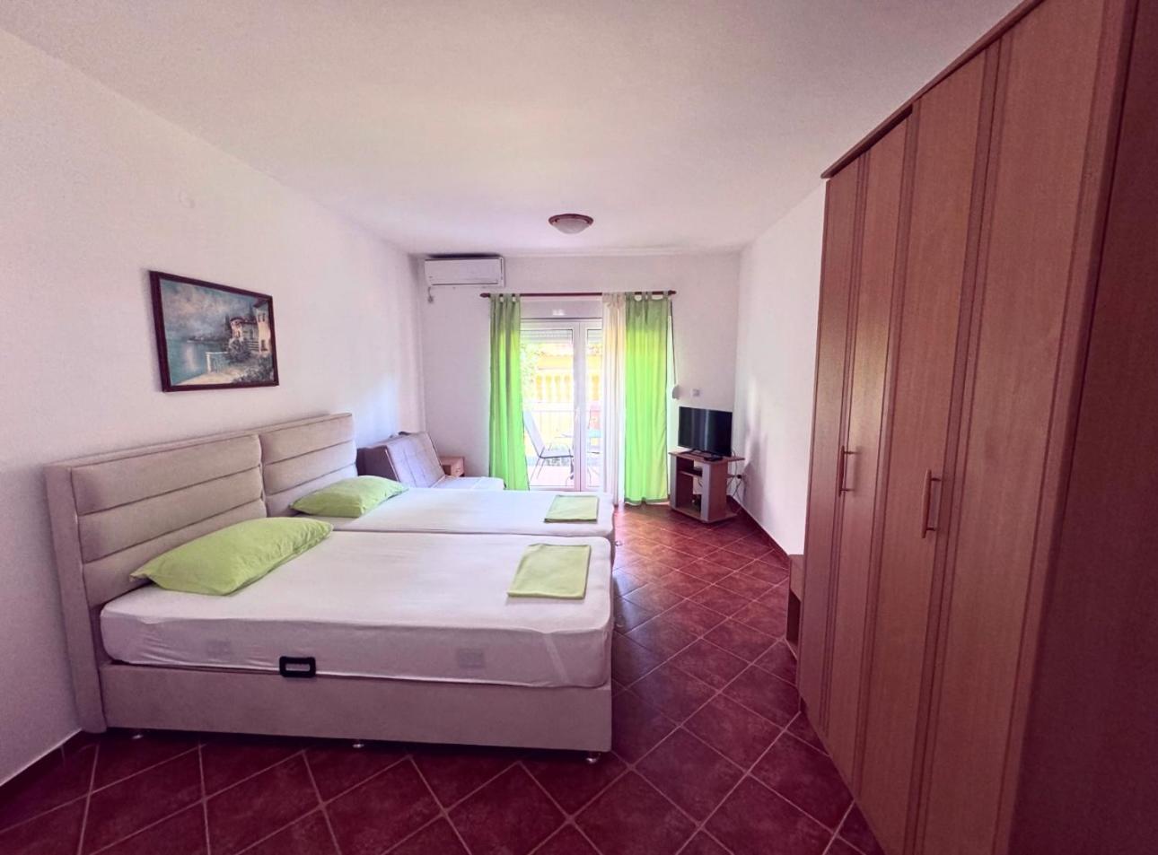 Guesthouse Mb Knezevic Budva Bagian luar foto