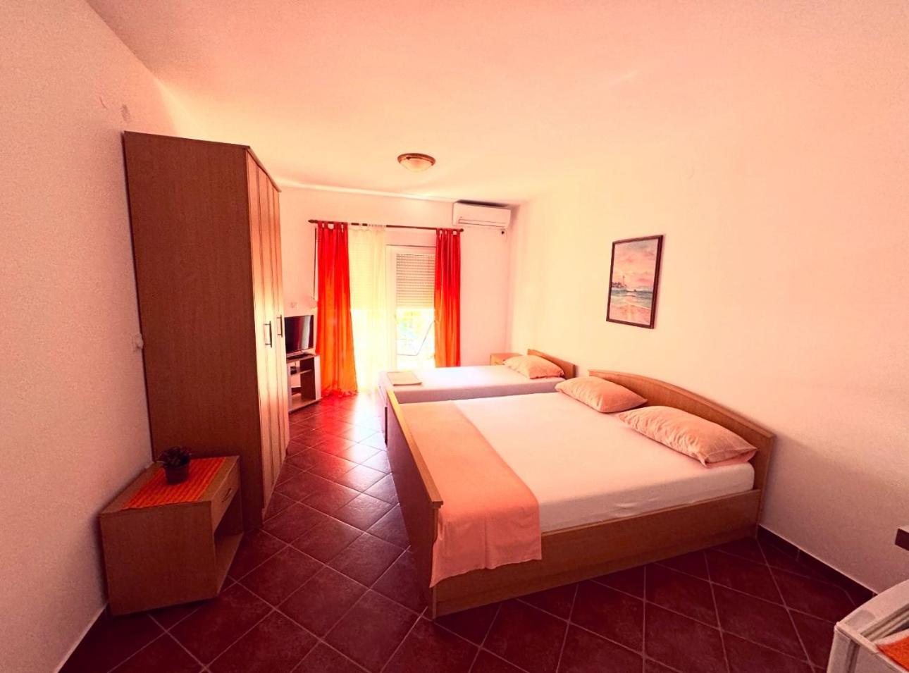 Guesthouse Mb Knezevic Budva Bagian luar foto