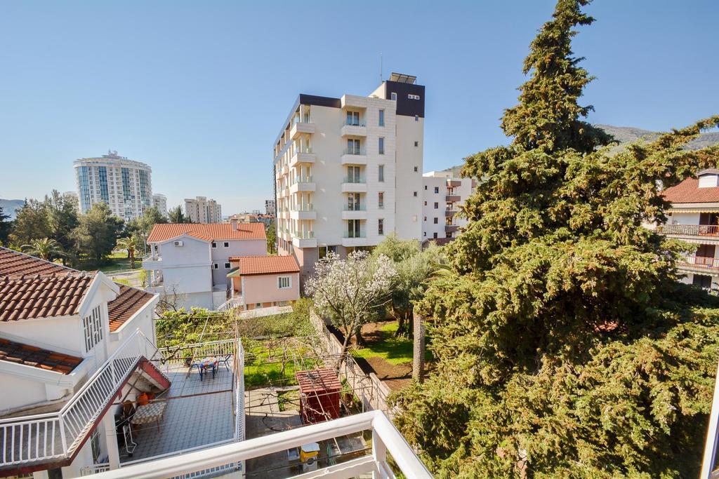 Guesthouse Mb Knezevic Budva Bagian luar foto