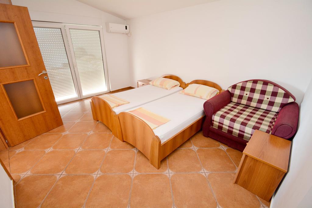 Guesthouse Mb Knezevic Budva Bagian luar foto