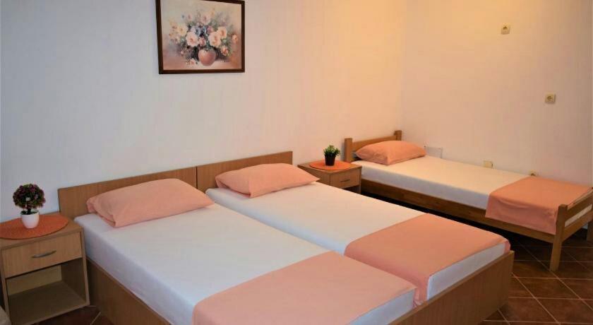 Guesthouse Mb Knezevic Budva Bagian luar foto
