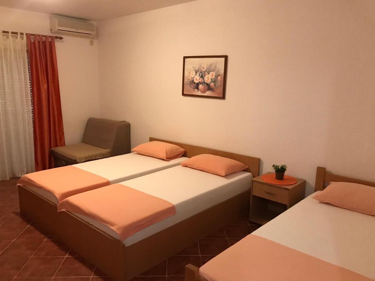 Guesthouse Mb Knezevic Budva Bagian luar foto