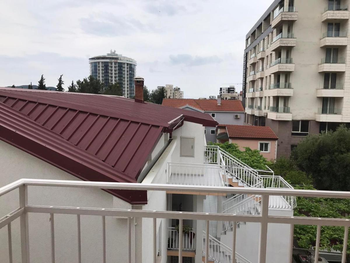 Guesthouse Mb Knezevic Budva Bagian luar foto
